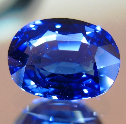 【サファイア/Sapphire】は青色宝石の代表【パパラチャサファイアは世界三大希少石】の一つ！